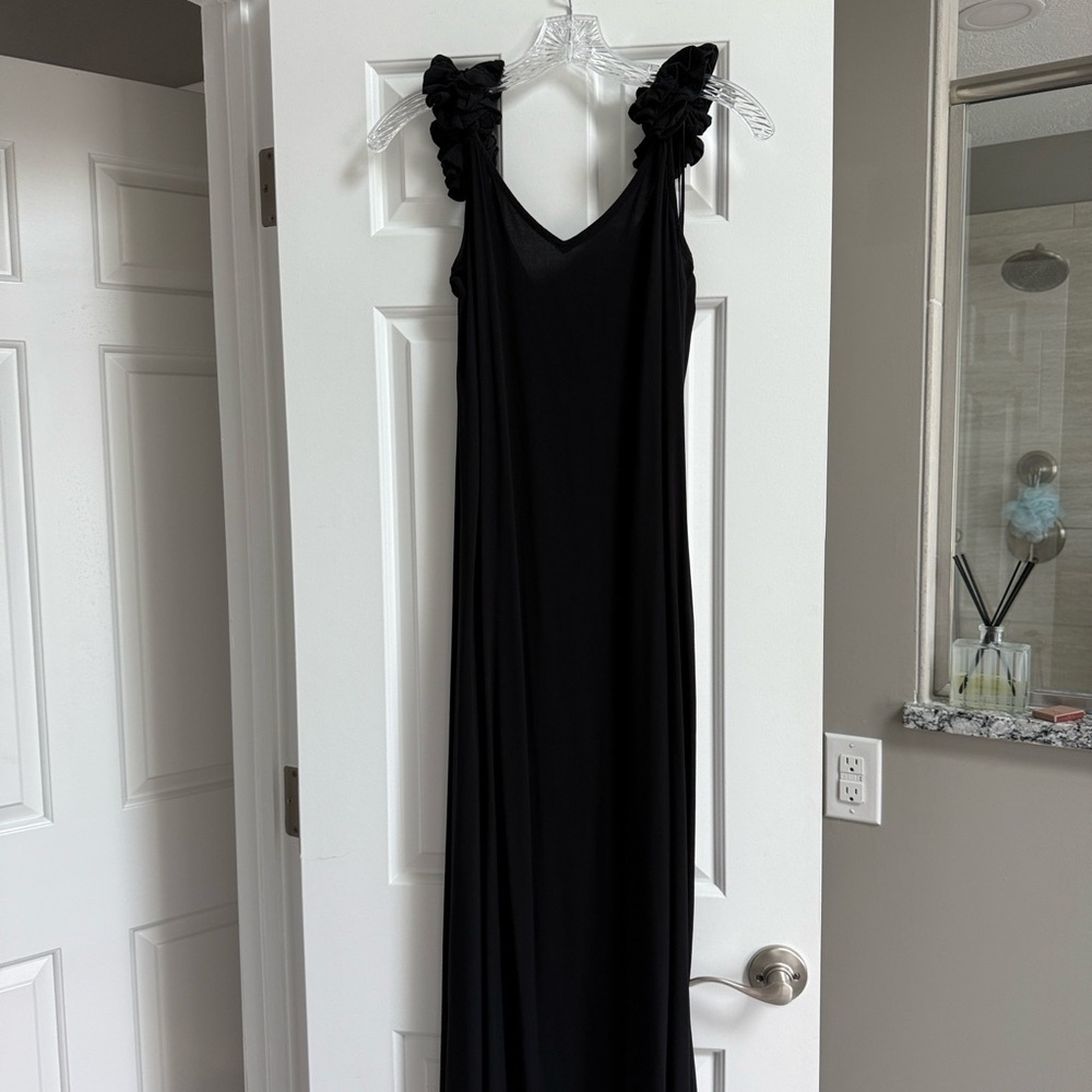 Vince Camuto ruffle strap maxi dress- size XS